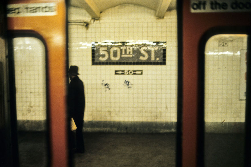 Σπάνιες και ακυκλοφόρητες μέχρι σήμερα φωτογραφίες από τον υπόγειο της Νέας Υόρκης - Εικόνα 24