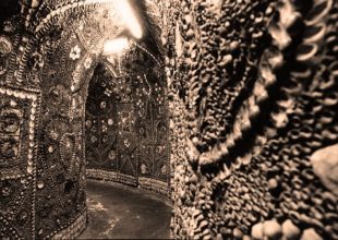 Ο μυστηριώδης υπόγειος «ναός» που χτίστηκε με εκατομμύρια όστρακα. Οι επιστήμονες δεν έχουν δώσει ακόμα απαντήσεις…