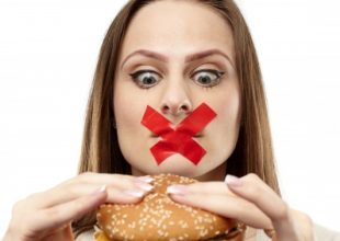 Οι πιο επικίνδυνες ώρες του 24ωρου για να «χαλάσεις» τη δίαιτα!