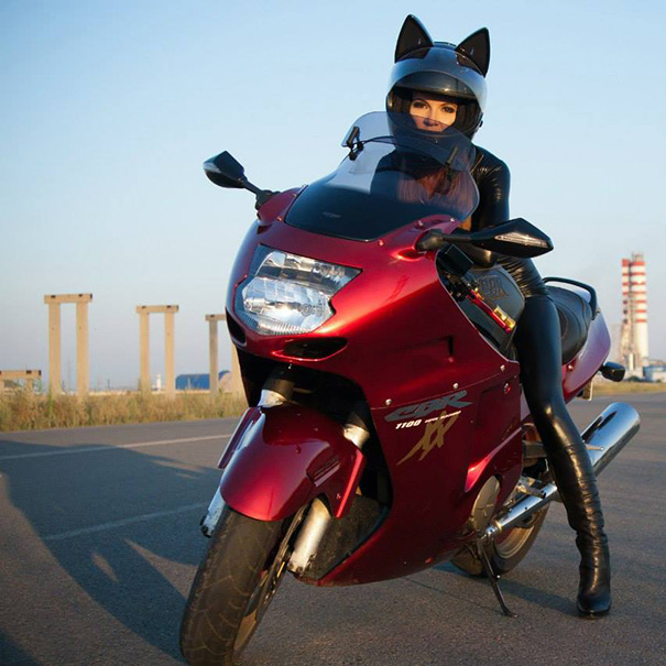 Neko Helmets: Κράνη με Αυτιά Γάτας από τη Ρωσία... με αγάπη!