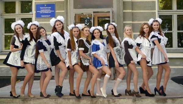 Οι Ρωσίδες μαθήτριες και οι ξεχωριστές στολές τους