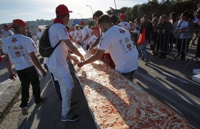 Νέο ρεκόρ γκίνες για τη μεγαλύτερη πίτσα στον κόσμο!!-07