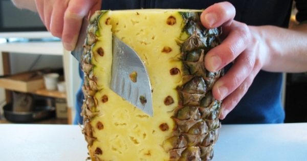 Μόλις μάθετε τι μπορεί να κάνει ο ανανάς για το στήθoς σας, δε θα σταματήσετε να τρώτε!