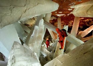 Το σπήλαιο με τους τεράστιους κρυστάλλους στο Μεξικό
