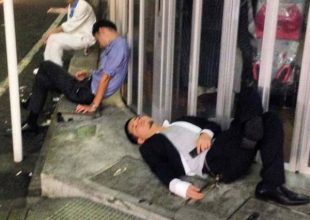 Μεθυσμένοι Ιάπωνες που κοιμούνται όπου να' ναι