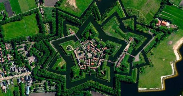 30 μοναδικές δορυφορικές φωτογραφίες που τονίζουν την ομορφιά του πλανήτη μας