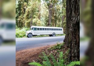 Ζευγάρι μεταμορφώνει σχολικό λεωφορείο σε κινούμενο παράδεισο