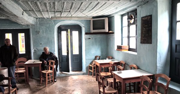 Ο θεσμός του παραδοσιακού Ελληνικού καφενείου