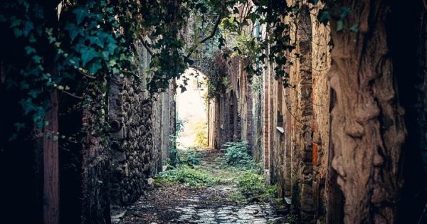Η ιταλική πόλη-φάντασμα που την ερήμωσε ένας σεισμός