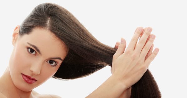 3 λόγοι που δεν πρέπει να κοιμάσαι με βρεγμένα μαλλιά- ΠΟΤΕ