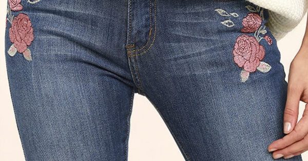 Κοpίτσια! 9 Λόγοι να Αγαπήσουμε το Κέντημα στα Jeans