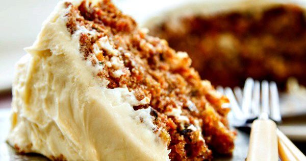 Το γλυκάκι της ημέρας: Κέικ με καρότα και γλάσο τυριού