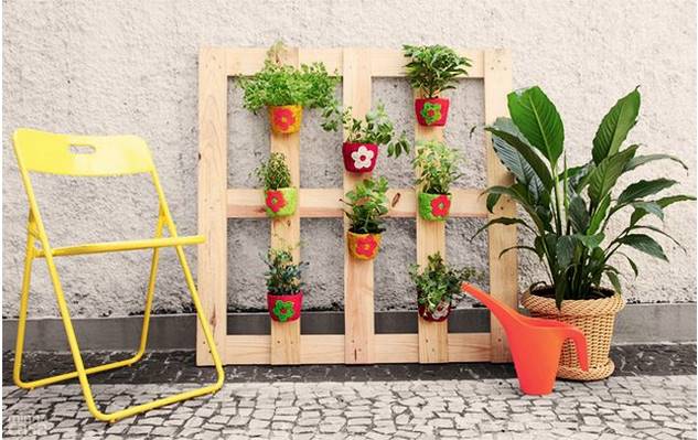 DIY: Φτιάχνουμε μόνοι μας έπιπλα Βεράντας & Κήπου από παλέτες