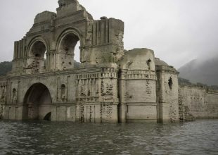 Μεξικό: Εκκλησία 400 ετών αναδύεται από το νερό!