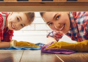 9 εύκολες δουλειές του σπιτιού που μπορείς να κάνεις μαζί με τα παιδιά σου