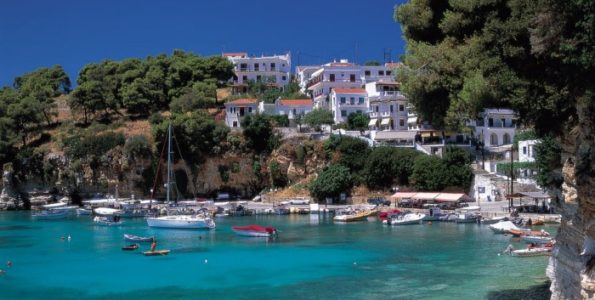 Η πρώτη περιοχή της Ελλάδας που κατάργησε την πλαστική σακούλα. Το κρυμμένο διαμάντι των νησιών μας με το μοναδικό θαλάσσιο πάρκο της χώρας