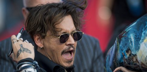 Τα 11 πιο εξωφρενικά πράγματα στα οποία έχει σπαταλήσει τα χρήματά του ο Johnny Depp