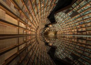 Η βιβλιοθήκη στην Κίνα που μοιάζει με διαστημόπλοιο!